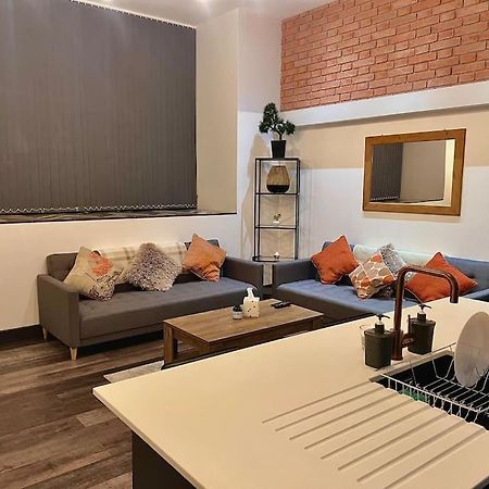 Cityzenretreat - Mezzanine Apartment Sleeps 4 Sheffield City Centre Bagian luar foto