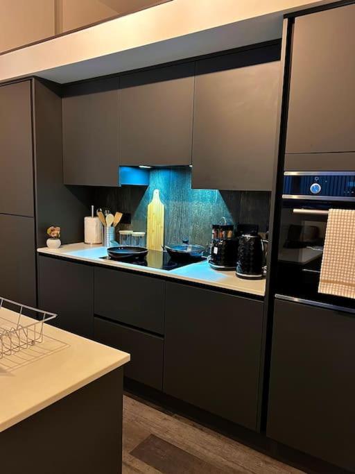 Cityzenretreat - Mezzanine Apartment Sleeps 4 Sheffield City Centre Bagian luar foto